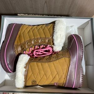 London Fog Girl’s Snow Boots NIB Beckenham Size 2